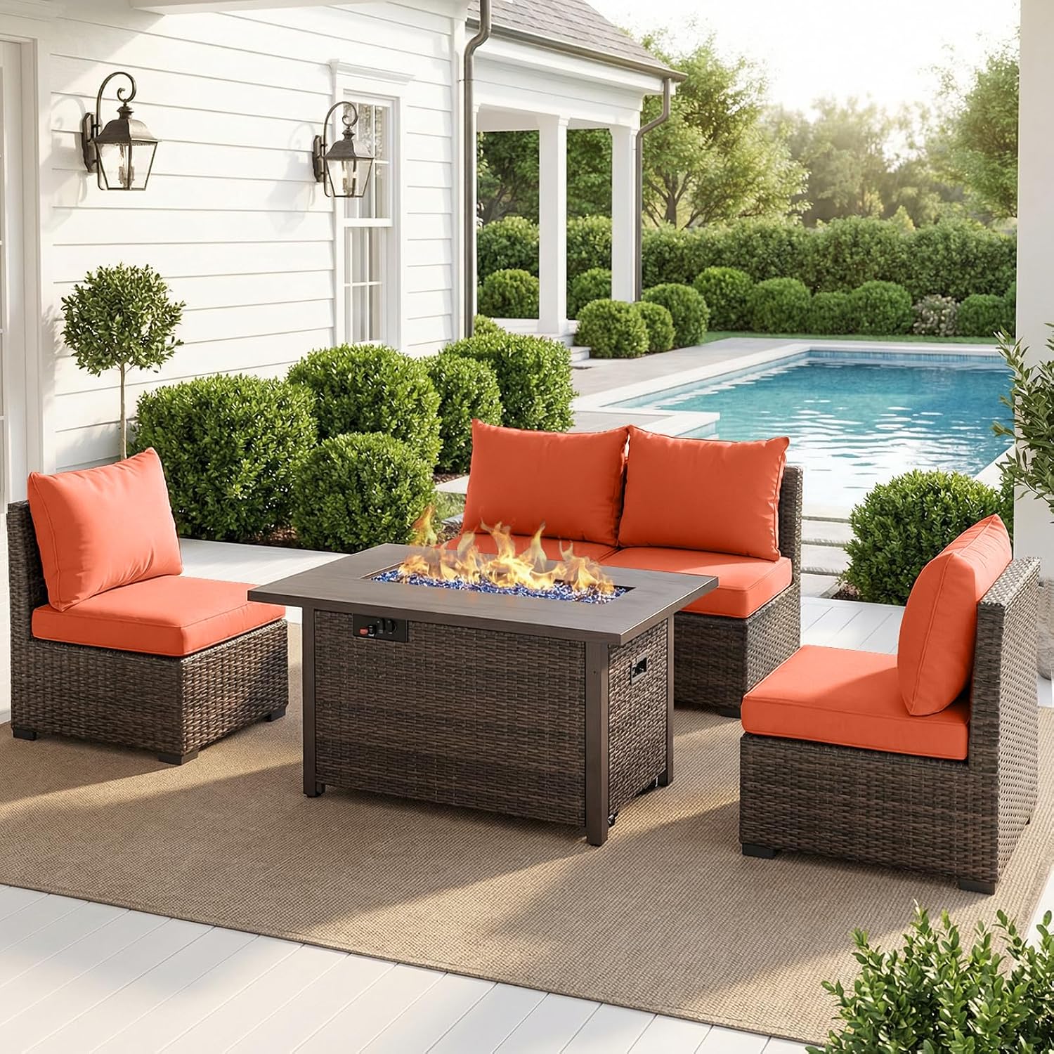 Outdoor Furniture With Fire Pit Table - ชุดเฟอร์นิเจอร์ลานบ้านพร้อมโต๊ะเตาผิงกลางแจ้ง โซฟาหวายแบบแยกส่วนพร้อมเบาะรองนั่งหนา 5 ชิ้น ปรับแต่งได้